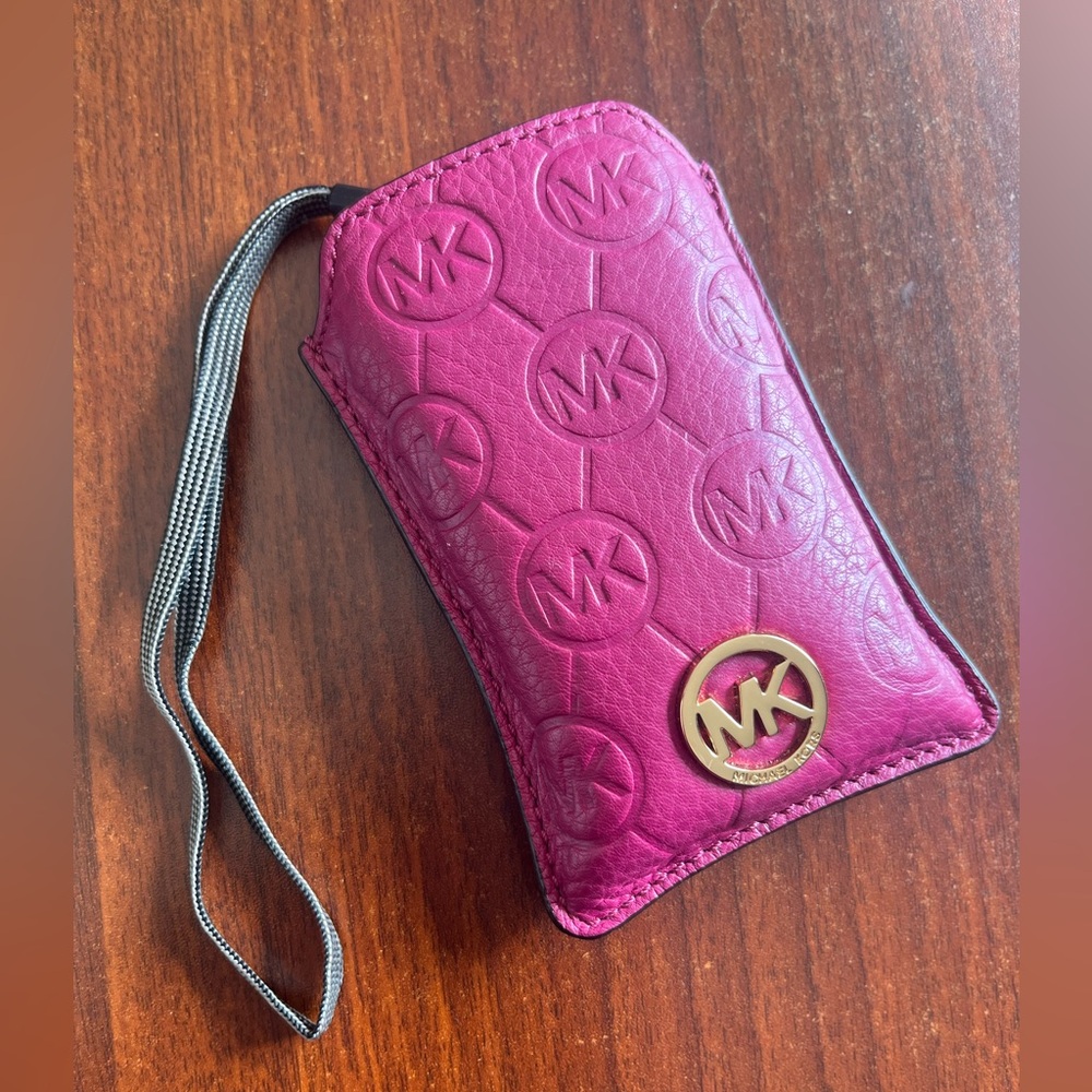 Authentic MK Small Pouch - Picture 5 of 8